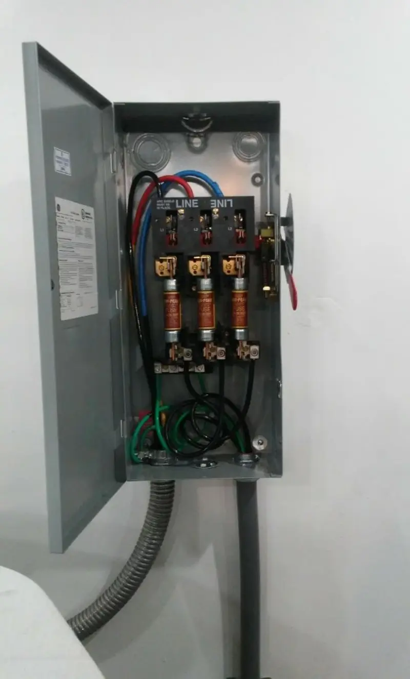 Three-phase disconnect switch installed for Electrical Wiring & Rewiring in Olivehurst
